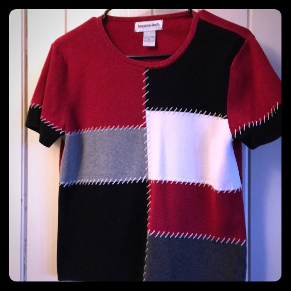 Shortsleeved sweater size petite large